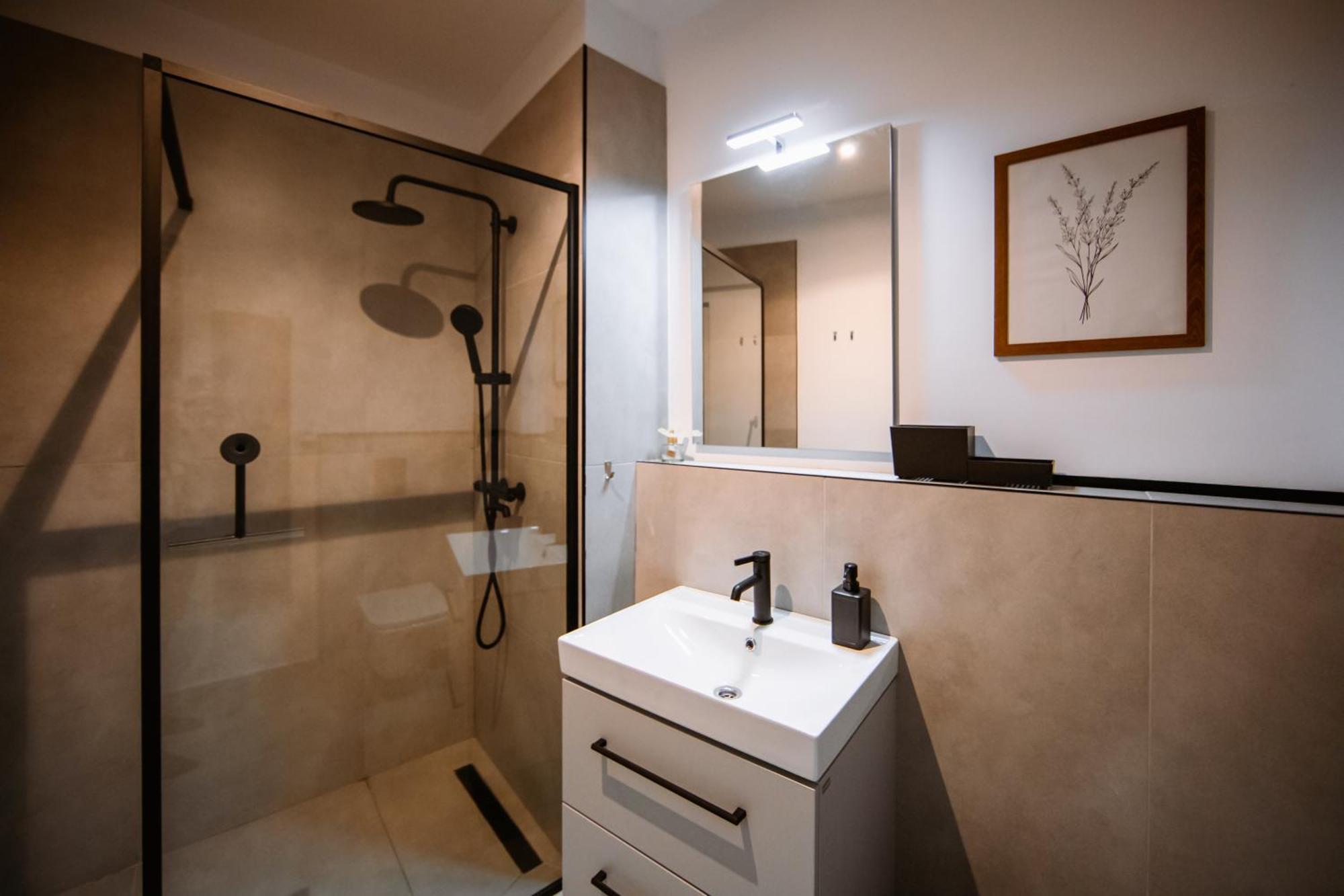 Hello Adventure Apartment Синая Екстериор снимка
